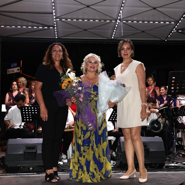 Gölyazı'da Sezen Aksu gecesi