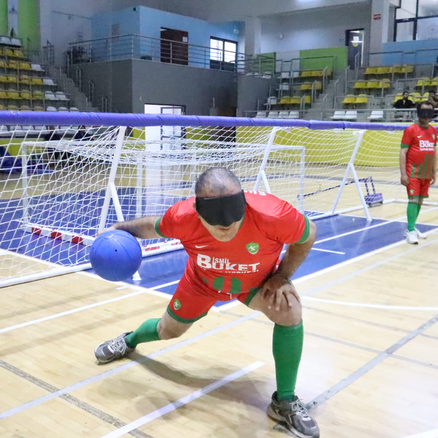 Kocaeli'de golbol müsabakaları başladı