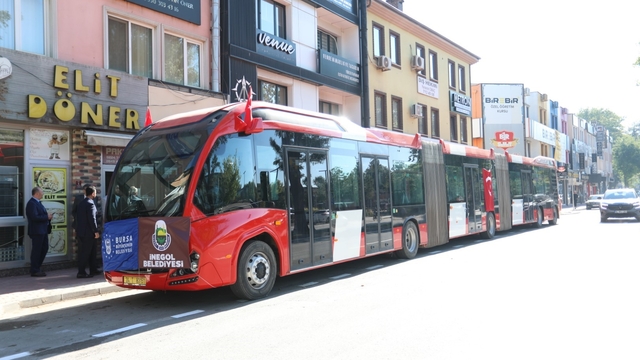 Bursa'nın metrobüsü ilk kez İnegöl'de görücüye çıktı