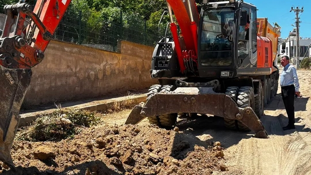 Burhaniye'de sahil yoluna Büyükşehir desteği