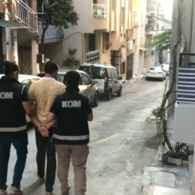 İzmir merkezli 5 ilde 200 milyon liralık 'kurgu kaza' operasyonu: 48 gözalt...