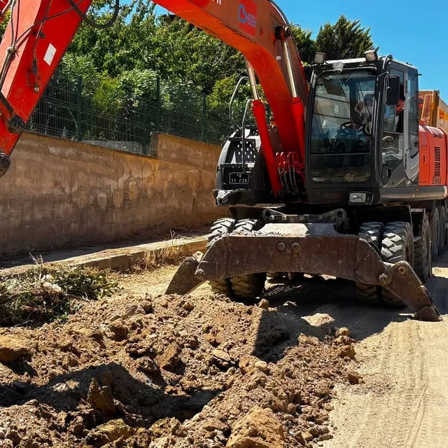 Burhaniye'de sahil yoluna Büyükşehir desteği
