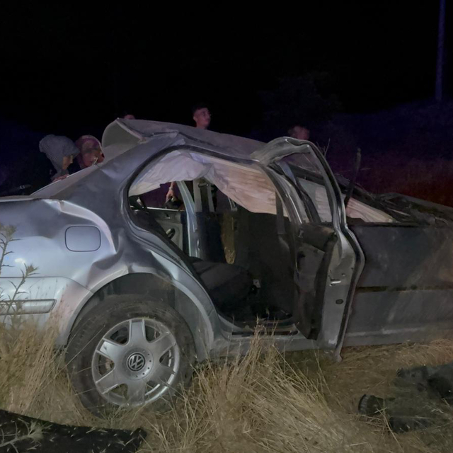 Karaman'da yoldan çıkan otomobildeki 3 kişi yaralandı
