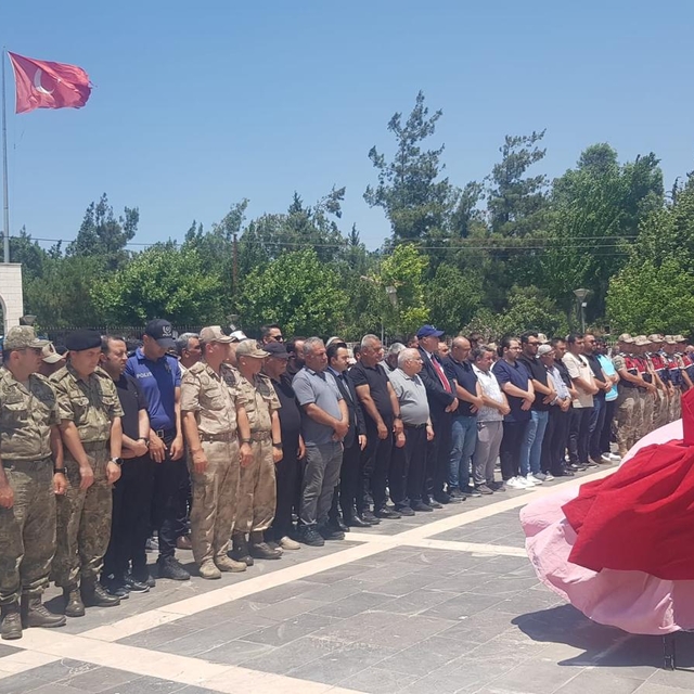 Kilis'te kalp krizi sonucu vefat eden asker İslahiye'de son yolculuğuna uğu...