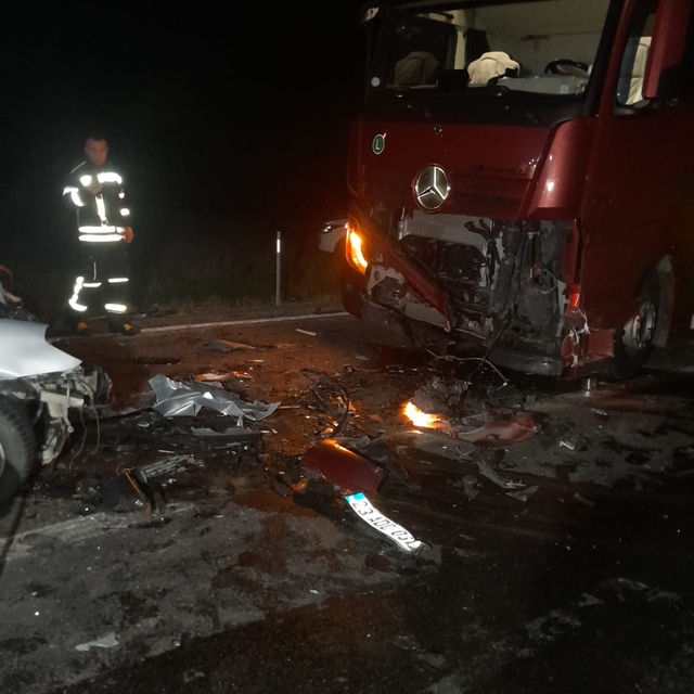 Malatya'da tırla çarpışan otomobildeki 3 kişi hayatını kaybetti