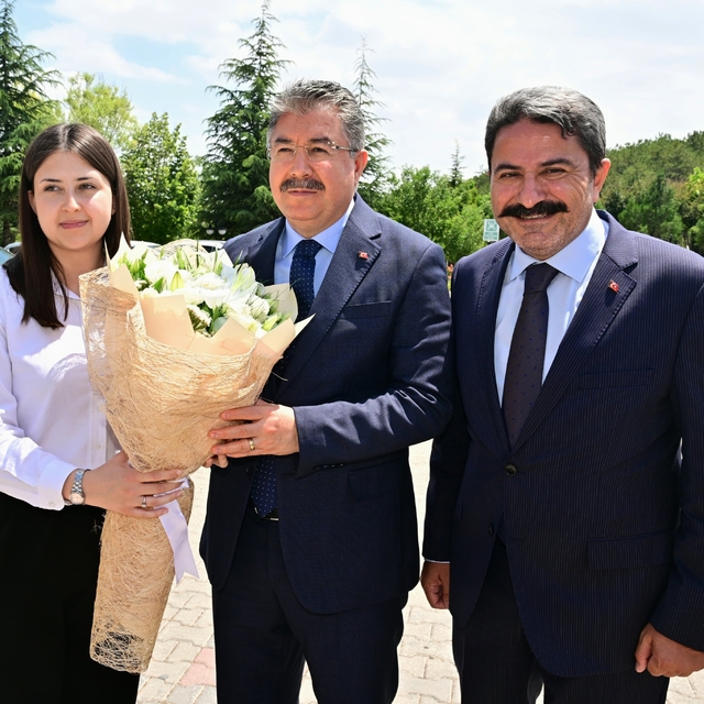 Eskişehir Valisi Yılmaz'dan Gençlik ve Spor İl Müdürlüğüne ziyaret