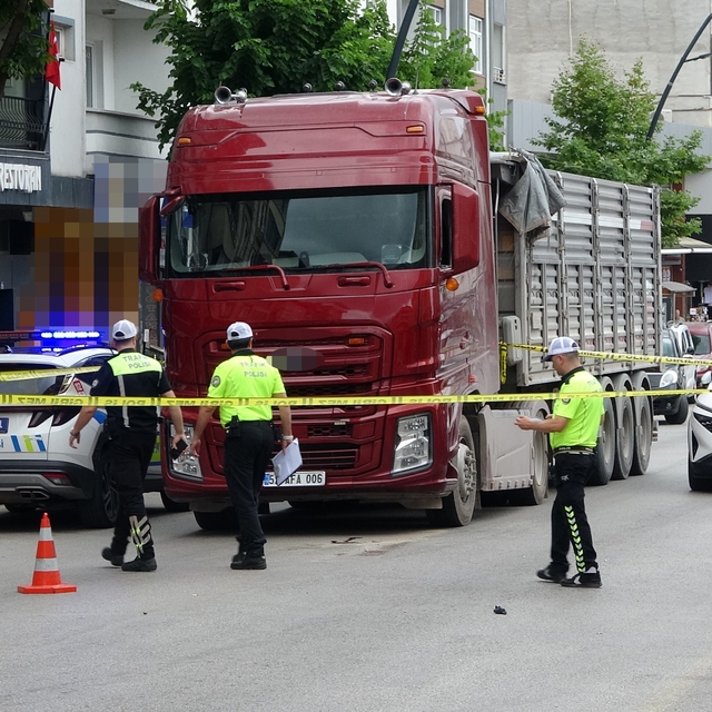 Ordu'da tırın çarptığı yaya ağır yaralandı
