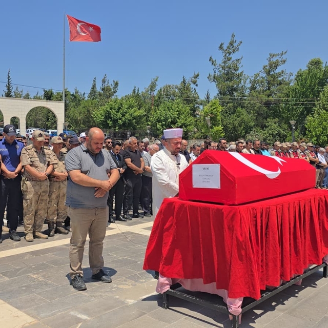 Jandarma Uzman Çavuş Selçuk Topaloğlu, son yolculuğuna uğurlandı