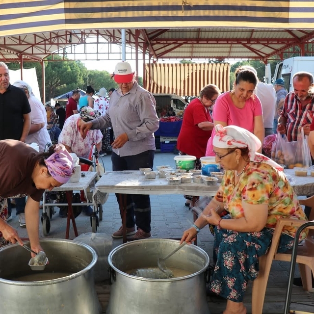 Bozdoğan Belediyesi'nden aşure ikramı