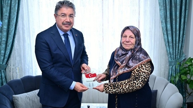 Vali Yılmaz, Merhum Kıbrıs Gazisi Tınmaz'ın ailesine taziye ziyaretinde bulundu