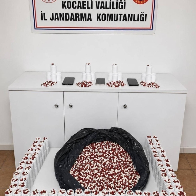 Baskında 25 bin 500 sentetik hap ele geçirildi