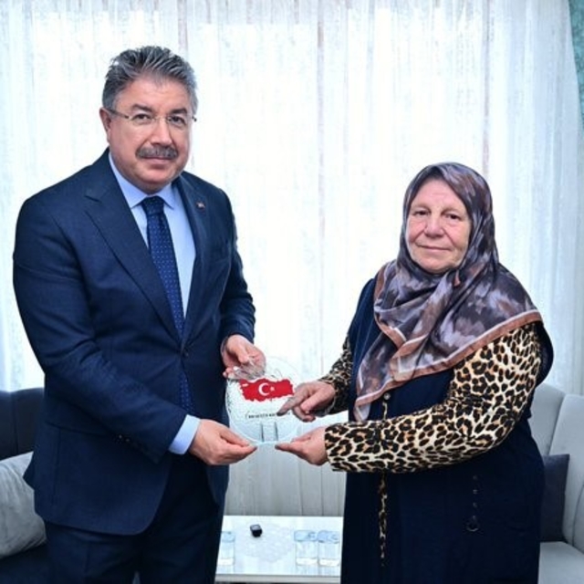 Vali Yılmaz, Merhum Kıbrıs Gazisi Tınmaz'ın ailesine taziye ziyaretinde bul...