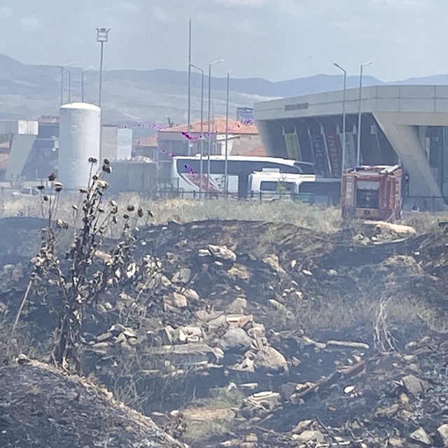 Alaşehir'de facianın eşiğinden dönüldü
Alevler LNG tankı ve akaryakıt istas...