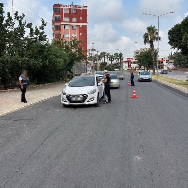 Kozan'da bir haftalık denetimlerde 4 hükümlü yakalandı
