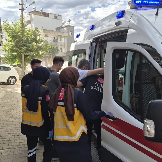 Motosikletle çarpışan otomobil sürücüsü kaçtı: 1 yaralı