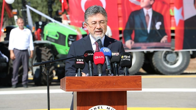 Bakan Yumaklı: Türkiye gıda arz güvenliğinde dünyada saygın bir konuma geldi (2)