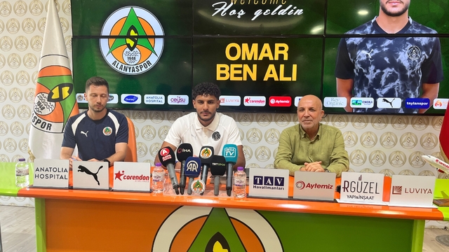 Corendon Alanyaspor, Tunuslu santrfor Omar Ben Ali'yi renklerine bağladı
Hasan Çavuşoğlu: "Fazla transfer yapmayı düşünmüyoruz''