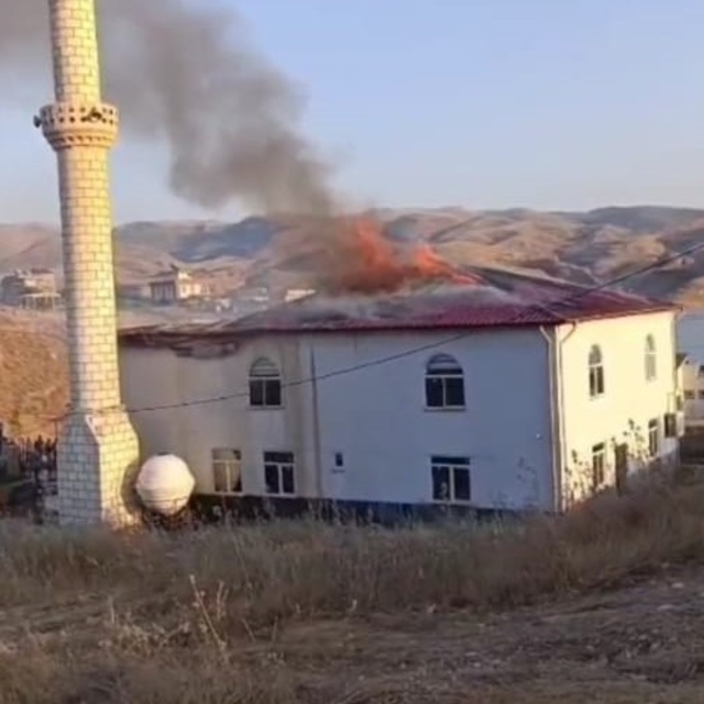 Batman'da caminin çatısında korkutan yangın