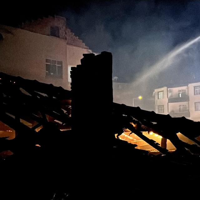 Samsun'da inşaat malzemesi deposunda çıkan yangın söndürüldü