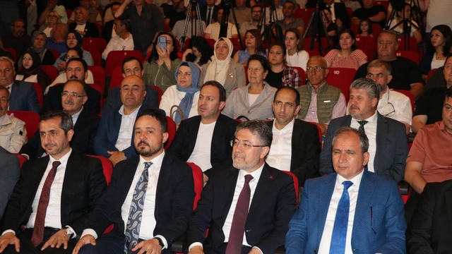 Bakan Yumaklı: Türkiye gıda arz güvenliğinde dünyada saygın bir konuma geldi (3)