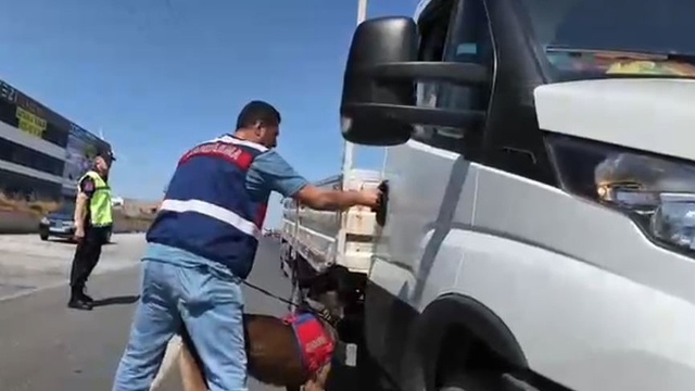 Tekirdağ'da dar sokaklarda huzur uygulaması: Bin 338 kişi sorgulandı