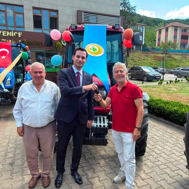 Karabük'te ORKÖY projesiyle alınan 5 traktör ve 5 tambur orman köylülerine...