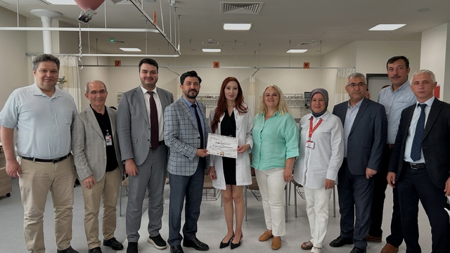 Kütahya Şehir Hastanesi'nde genel cerrahi uzmanı sevinci
