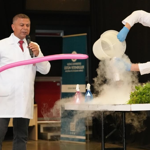 İnönü Üniversitesi'nde bilim yaz kampı başladı