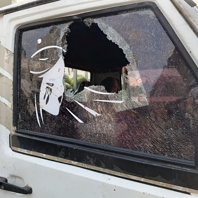 Kendisinden ucuza karpuz satan rakiplerine kızarak 3 pazarcının aracının ca...