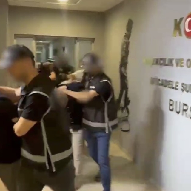 Bursa'da vatandaşın canını bezdirmişlerdi...Şafak operasyonu ile yakalandıl...