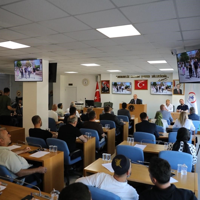 Başkan Özlü "2027, Düzce'nin turizmde hamle yılı olacak"
Özlü, otel sahiple...
