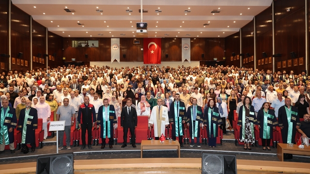 ERÜ Ziraat Fakültesi'nde 15. dönem mezuniyet sevinci