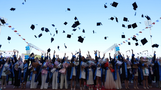Düzce Üniversitesi'nde mezuniyet heyecanı başladı