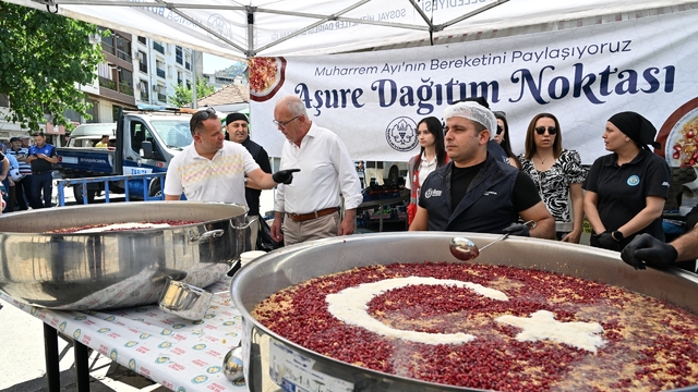 Manisa'da aşure bereketi