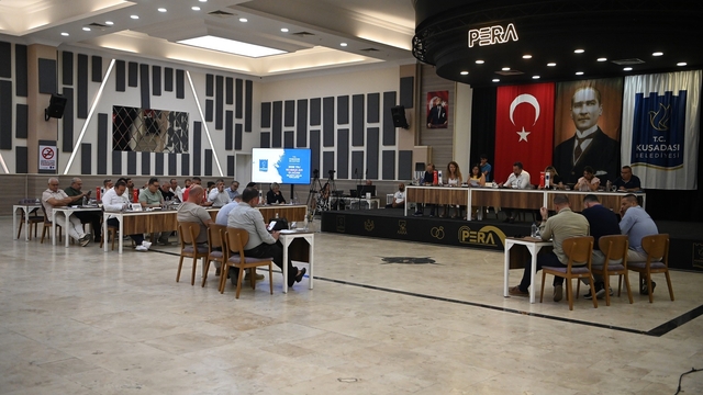 Kuşadası Belediyesi Meclisi'nden elektrikli araç ve engelli erişimi kararı