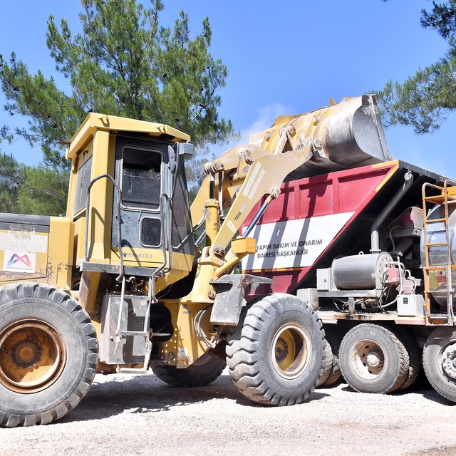 Silifke'de kırsal ulaşımı rahatlatan yol çalışması tamamlandı