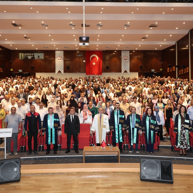 Erciyes Üniversitesi Ziraat Fakültesi 15. dönem mezunlarını verdi