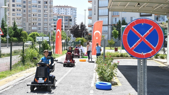 Yeşilyurt Trafik Eğitim Parkı'nda 6 Bin 820 öğrenciye uygulamalı trafik eğitimi verildi
