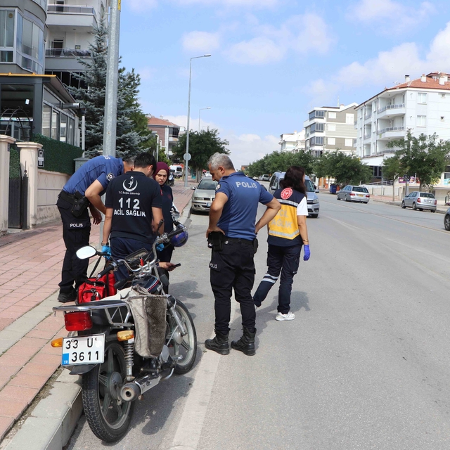Otomobille çarpışan motosikletin sürücüsü yaralandı
