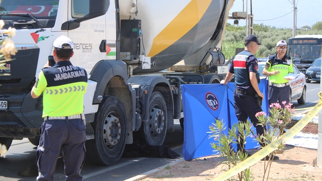 Beton mikserinin altında kalan yaşlı kadın hayatını kaybetti