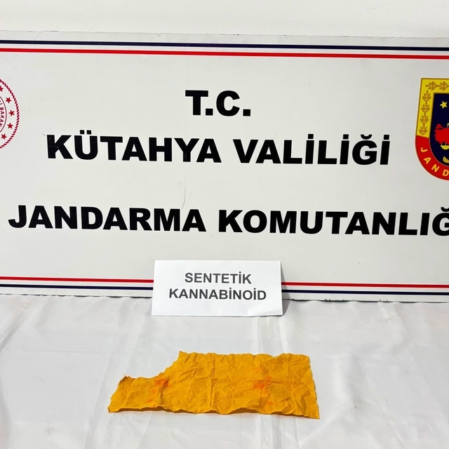 Simav'da uyuşturucu madde operasyonu
Bin 300 kullanımlık sentetik kannabino...