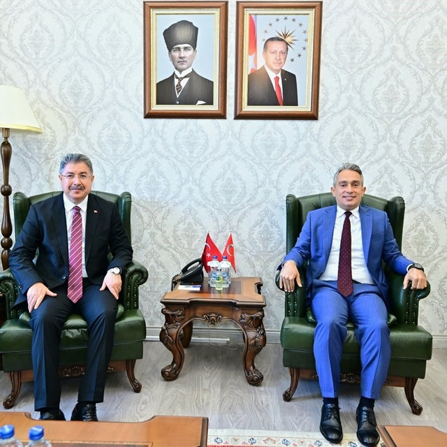 Eskişehir Cumhuriyet Başsavcılığına atanan Deniz, Vali Yılmaz'ı ziyaret ett...