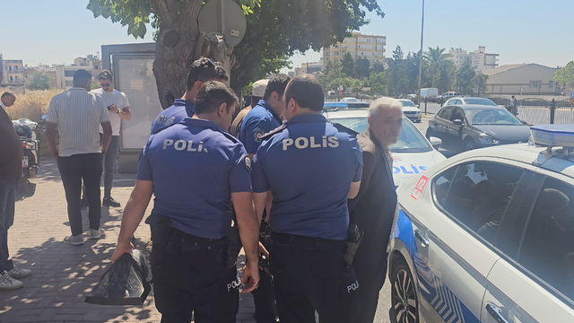 Durakta bekleyen eşini vurdu, polise teslim oldu