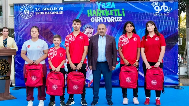 Balıkesir'de spor okulları yaz dönemi açılışı yapıldı