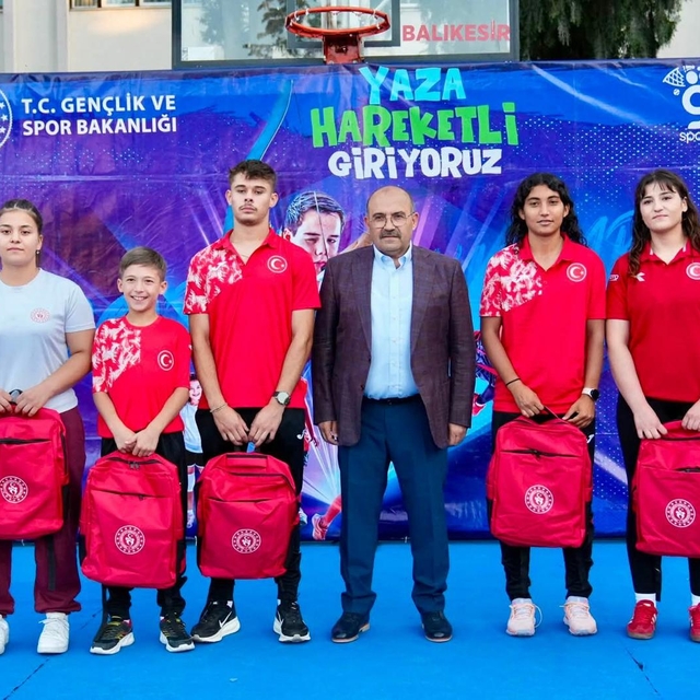 Balıkesir'de spor okulları yaz dönemi açılışı yapıldı