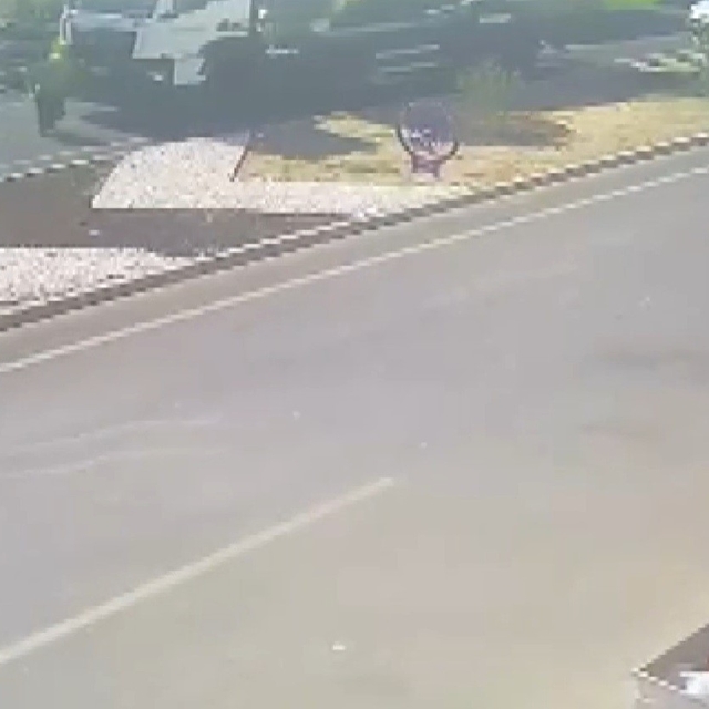 Beton mikserinin altında kaldı, kaza anı görüntüleri ortaya çıktı