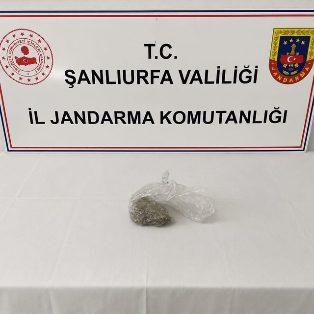 Uygulamada uyuşturucu, silah ve kaçak sigara ele geçirildi