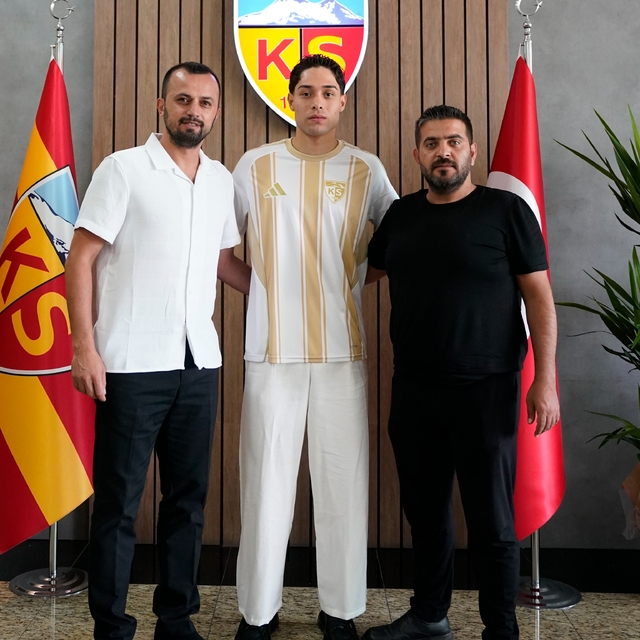 Kayserispor, Talha Sarıarslan ile 3 yıllık sözleşme imzalandı