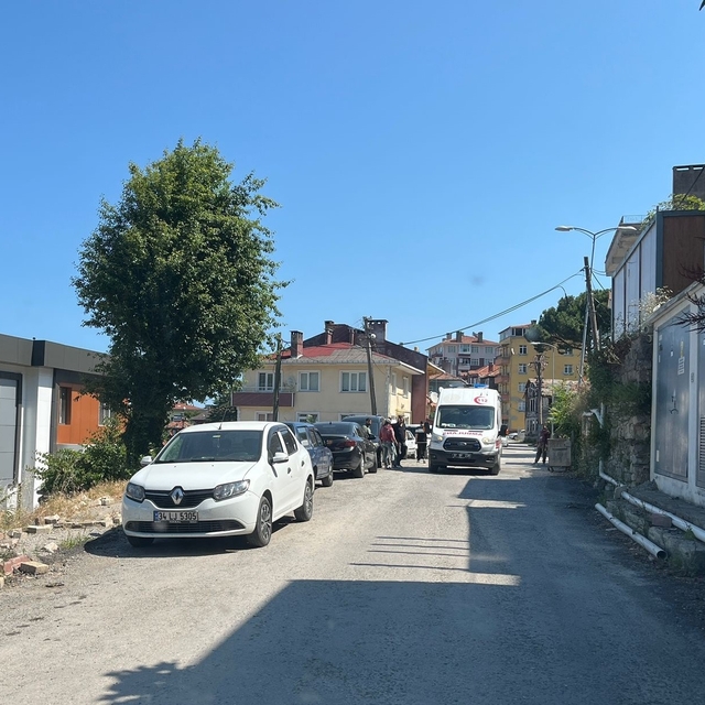 İnşaatta çalışırken yaralanan işçi hastaneye kaldırıldı