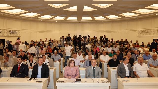 Gaziantep Büyükşehir, kent yaşamına yeni soluk getiriyor
Türkiye'ye örnek olacak Bahçelievler ve Müstakil Evler Projesi tanıtıldı